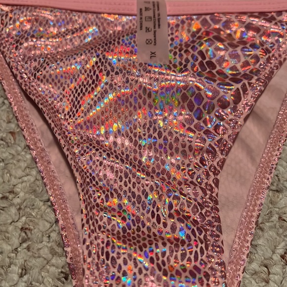 Triangle top bikini - Picture 4 of 9